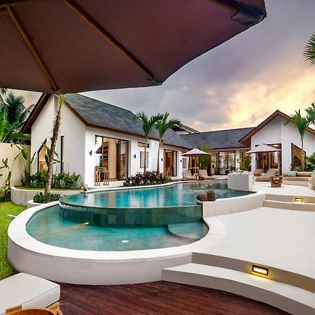 Villa Crystal Lagoon By Balisuperhost Убуд Экстерьер фото