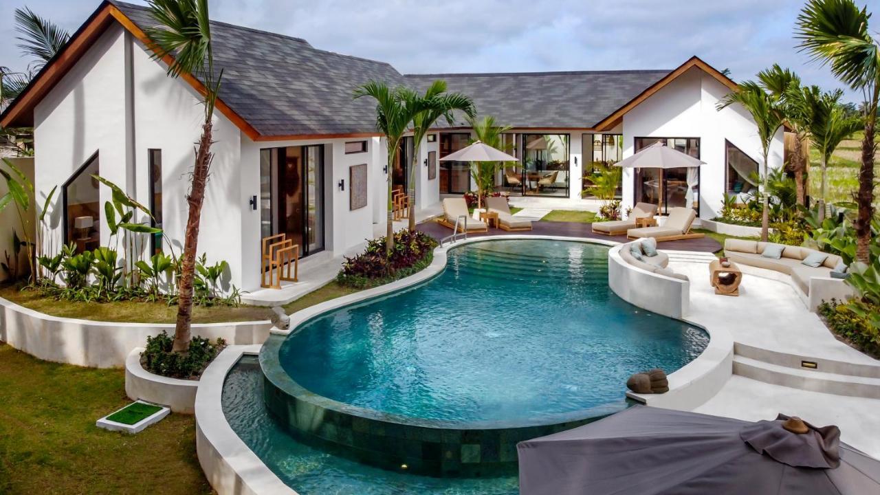 Villa Crystal Lagoon By Balisuperhost Убуд Экстерьер фото